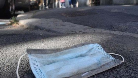 Coronavirus, la scelta sostenibile dei 5Stelle: "#IoMettoLaMascherina, ma meglio se riutilizzabile"