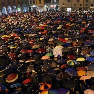 Anche Torino ha le sue "sardine": sono già oltre 30mila