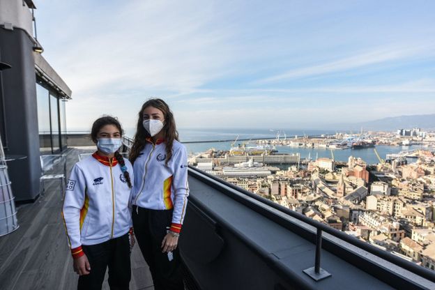 Le due "tenniste dei tetti" di Finale inaugurano il salone Orientamenti, in versione virtuale