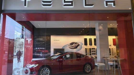 Rischio corrosione dei bulloni del servosterzo, Tesla richiama 123 mila vetture
