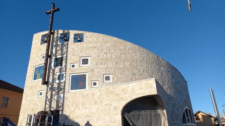 A La Loggia c’è una nuova chiesa all’insegna dell’arte