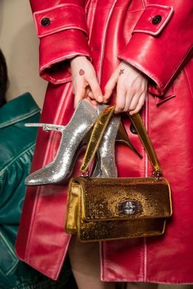 Black Friday approfitta degli sconti e inizia a pensare al tuo look di Natale. Ecco 20 accessori per le feste