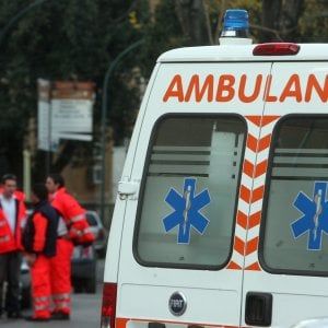 Al lavoro su un'impalcatura precipita nel vuoto: muore a Brescia operaio di 64 anni