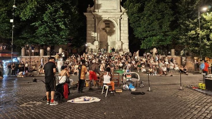 Movida tra abusi di alcol e cocaina, ogni due giorni un minorenne ricoverato. “Alcuni hanno 12 anni”