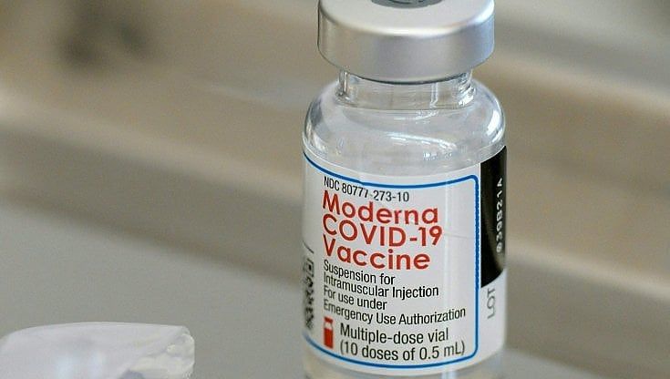 Usa, esperti indecisi sulla necessità della terza dose per chi è vaccinato con Moderna e Johnson&Johnson
