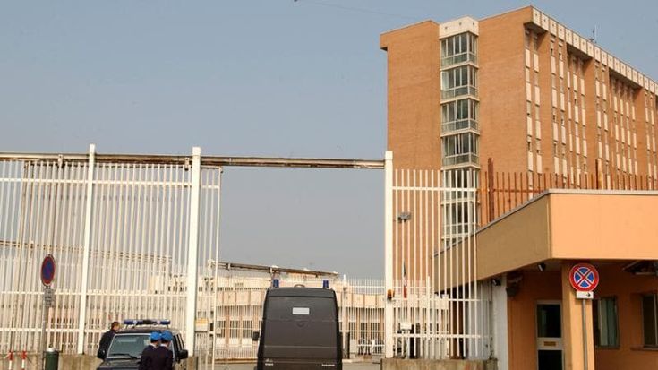 Violenze nel carcere di Torino, il dietrofront del teste fa assolvere due agenti