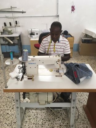 Siracusa, la prima sartoria sociale creata da migranti nigeriani