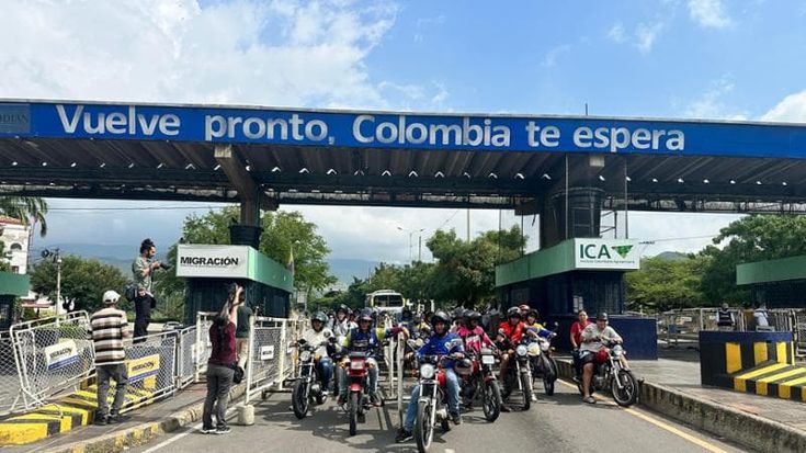 Venezuela, alla frontiera tra i profughi fuggiti da bombe e regime. “É presto per tornare”