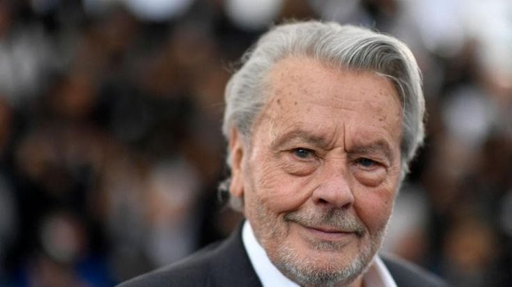 Alain Delon, la magistratura francese ha nominato un gestore per il suo patrimonio