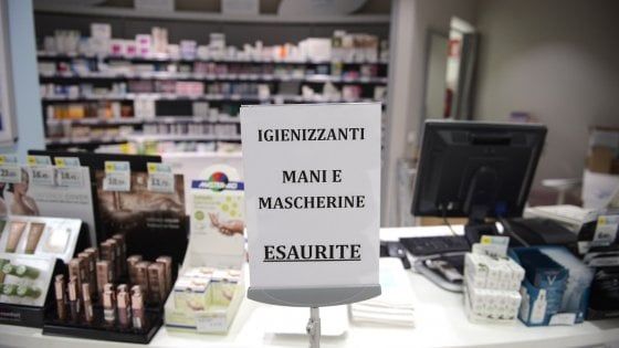 Coronavirus, a Roma disinfettanti fai da te nelle farmacie: ma il prezzo va dai tre ai sei euro