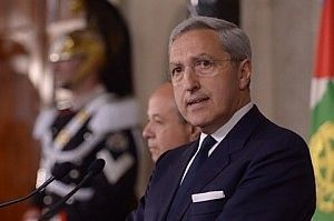 Il senatore Ferrara litiga con i poliziotti<br /> "Mi multate? Fatemi il saluto militare"