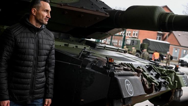I tank scalzano i dispositivi medici dal salotto buono della Borsa tedesca. Rheinmetall nel Dax al posto di Fmc