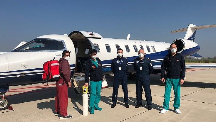 Volo nella notte da Bari a Padova per un trapianto di polmone a 54enne ricoverata al Di Venere