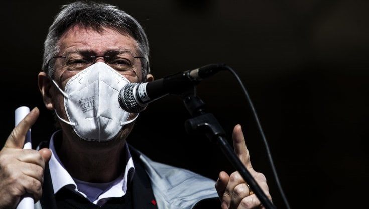Sindacati, nuovo scontro con il governo. Landini: "Non siamo disposti a subire i licenziamenti"