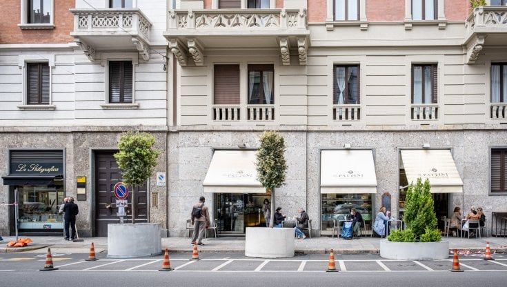 Corso Buenos Aires, parte la svolta verde: i primi 30 alberi e un cordolo per la pista ciclabile 