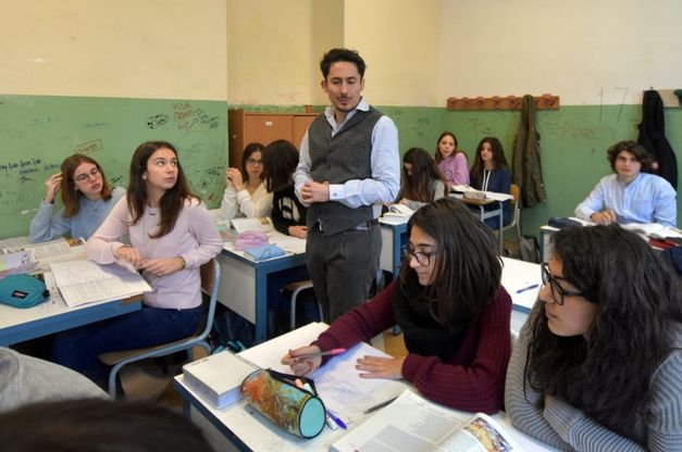 Il prof geniale: Smartphone e Kinder per l'Odissea: così i ragazzi si appassionano al greco  