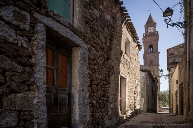 Ortueri, le immagini del borgo, del suo territorio e delle sue tradizioni 
