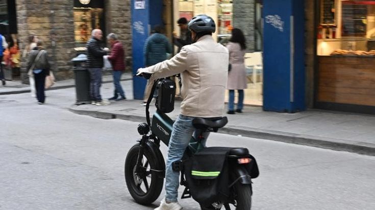 Firenze, è allarme per il boom di e-bike truccate: “Sono pericolose, controlli a tappeto”