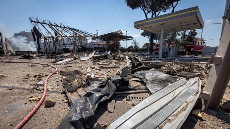 Esplosione al distributore di via Gordiani, chiuse le indagini: cinque verso il processo