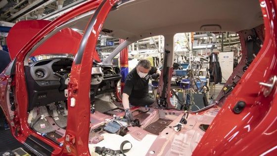 Tasse, lavoro, consumi e debito: cosa significa per l'Italia il Pil a -15%