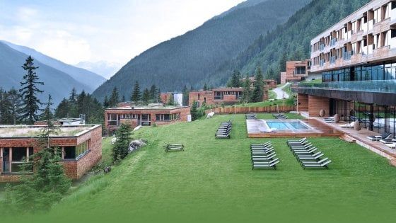 Chalet di montagna ad architettura sostenibile