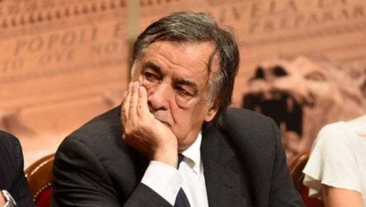 Orlando ostaggio dei suoi avversari, la Giunta li sfida: "Sfiduciatelo e sciogliamo il consiglio"