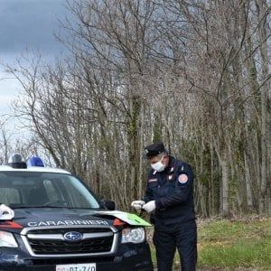 Sorpresi a raccogliere asparagi, doppia multa per tre ragazzi del Cilento