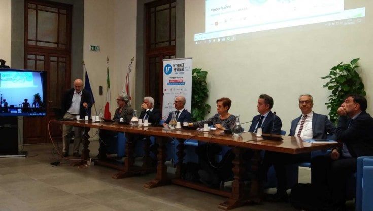Computer quantistici e vino digitale, a Pisa l'Internet Festival abbatte i muri fra realtà e virtuale 
