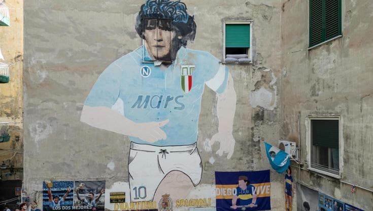 Nei cinema il film sul murale di Maradona ai Quartieri Spagnoli"Bostik - La bodega de D10s"
