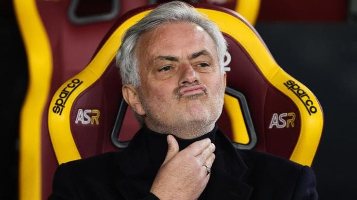 Mourinho: “Contro la Juventus Dybala ci sarà. Bonucci? I club non devono fare quello che non piace ai tifosi”