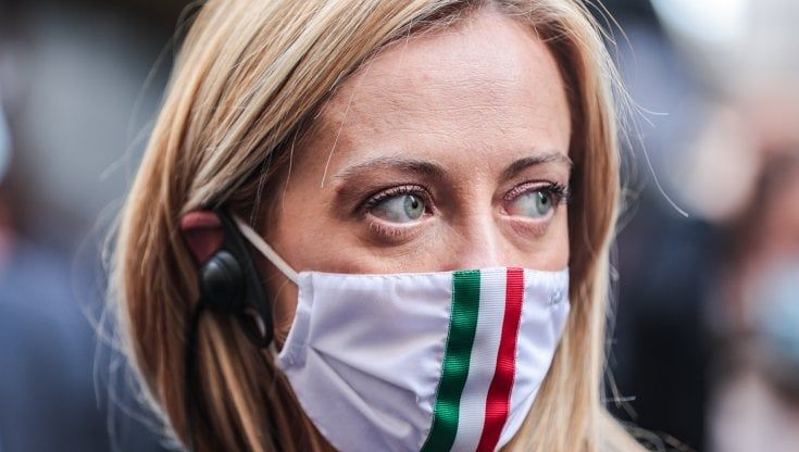 Meloni: "La chiusura sarà colpa del governo. Si voti nel 2021"