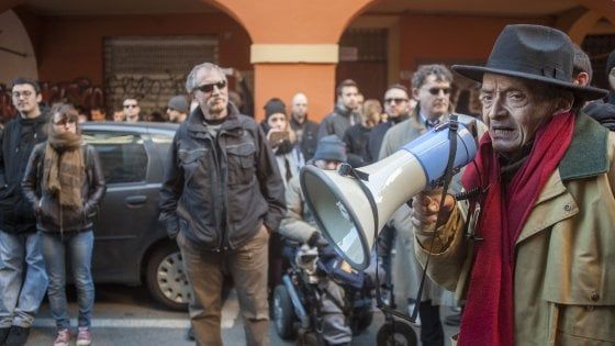 Bologna, fascicolo per istigazione a delinquere contro ex leader di Potere operaio