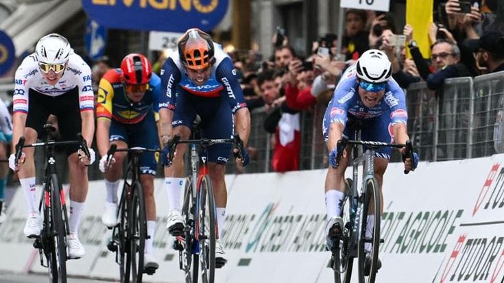 Milano-Sanremo a 46 di media: siamo nell’era del superciclismo. Ma non è record per una classica