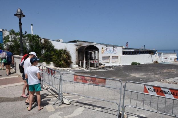 Bari, ecco cosa è rimasto del ristorante L'Ancora distrutto dalle fiamme