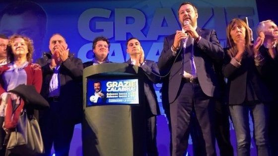 Salvini in Calabria per frenare la fuga di leghisti verso Fdi. E lancia la sfida: "Il candidato di Reggio deve essere espresso da noi" 