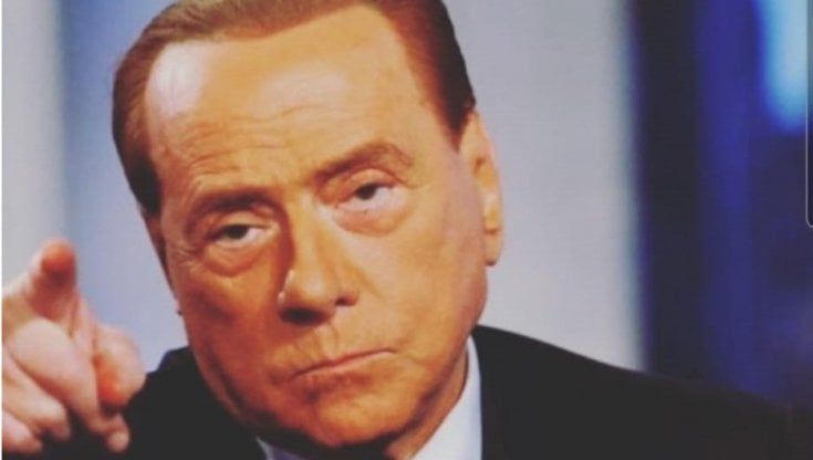 Candidata M5S scriveva "Berlusconi amore mio": esclusa dalla lista in Campania