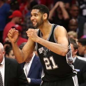 Basket, Nba: Spurs corsari a Los Angeles, i Rockets passano il turno