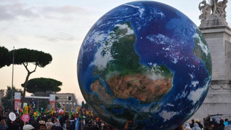 Giornata mondiale della Terra, una spinta dal basso per salvare il Pianeta malato