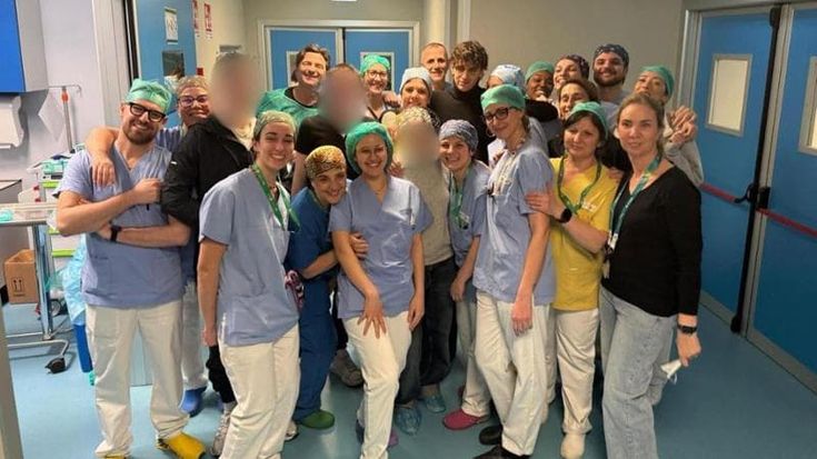 Achille Lauro al Niguarda con i ragazzi di Crans-Montana: “La loro forza è un esempio”