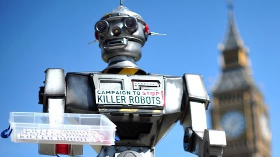 Gli scienziati: "Stop ai Terminator, con i robot-killer l'umanità è a rischio"