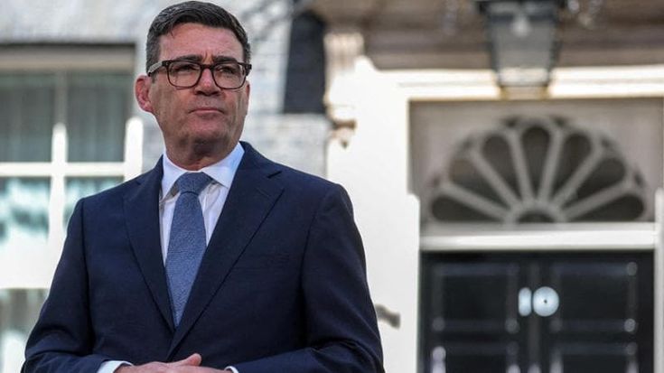Burnham da Merz per un patto contro la guerra ibrida russa: “La minaccia entra in casa nostra”