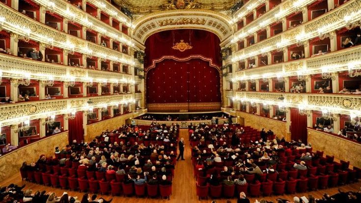 Napoli, Teatro San Carlo: arriva la Finanza, si indaga sulla gestione