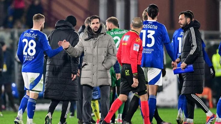 Como, la rabbia di Fabregas: "Fallo di mano di Gatti, era rigore chiarissimo"