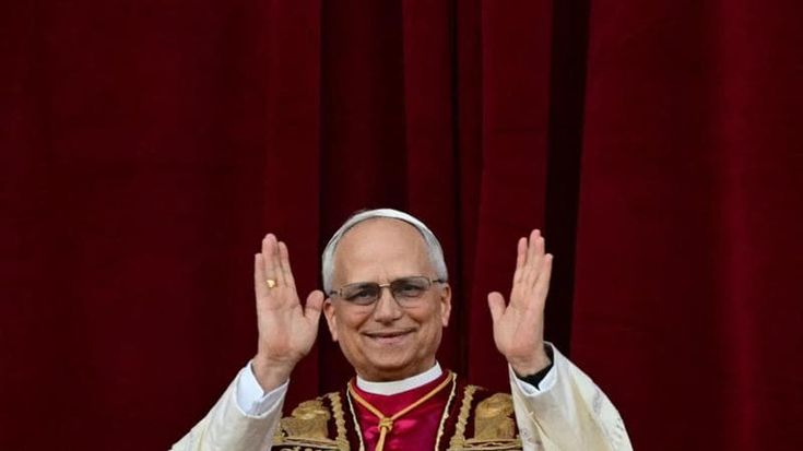 La prima cena del Papa con i cardinali: “Ecco come ha scelto il nome Leone XIV”