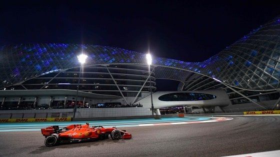F1, test Abu Dhabi: miglior tempo di Russell, Leclerc contro le barriere