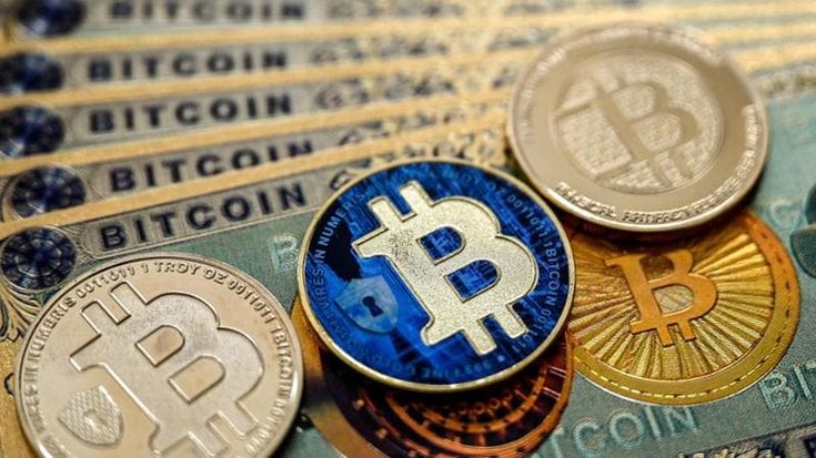 Le Borse di oggi, 5 dicembre. Milano accelera e chiude a +1,59%. Bitcoin oltre 100 mila dollari