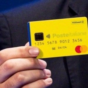 Reddito di cittadinanza: "A Caserta acquisti al sexy shop"