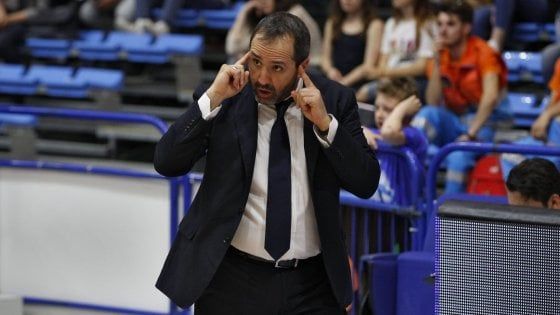 Basket, cambia anche Capo d'Orlando: via coach Di Carlo, arriva Mazzon