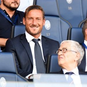 Roma, protagonista anche in tribuna: la prima di Totti da dirigente