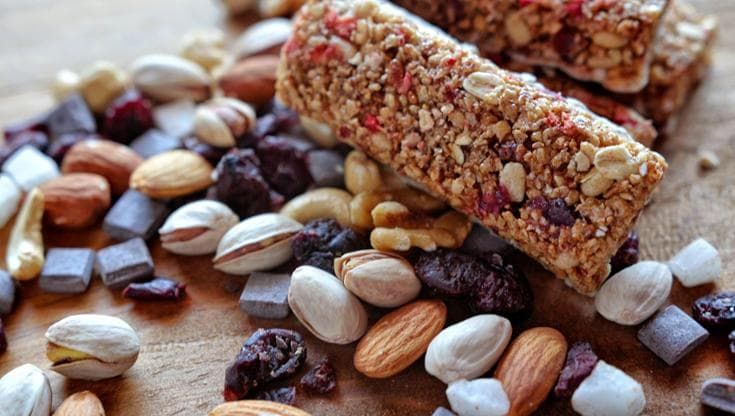 Il segreto di un’alimentazione sana? Il caro e vecchio spuntino (ma in chiave moderna)